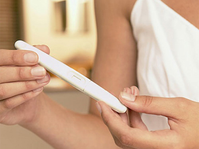 Dùng que thử thai thế nào là đúng?