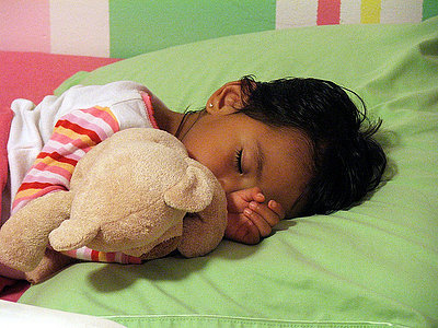 Tập cho bé tự ngủ: Bí quyết “không nước mắt”