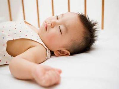 Giấc ngủ của trẻ sơ sinh: Từ 9 đến 12 tháng tuổi