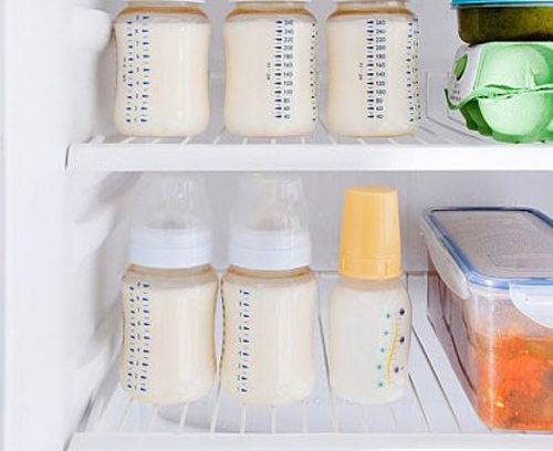 Cách bảo quản sữa mẹ để dành cho bé lúc mẹ vắng nhà