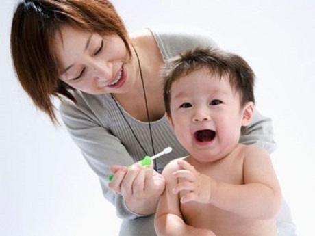Chăm sóc bé mọc răng: Mẹ cần biết?