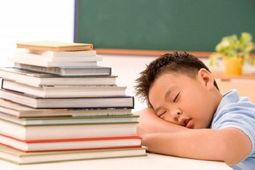 Trẻ ngủ ít: nguyên nhân và cách khắc phục