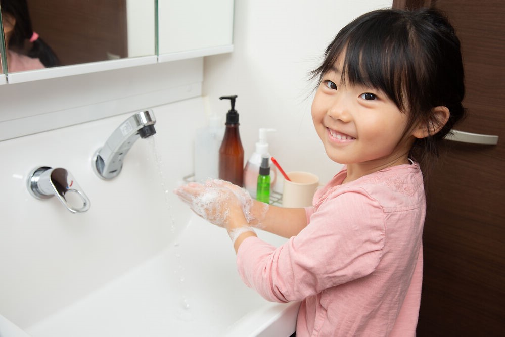 Trò chơi rửa tay cho trẻ mẫu giáo có thói quen vệ sinh tay sạch sẽ