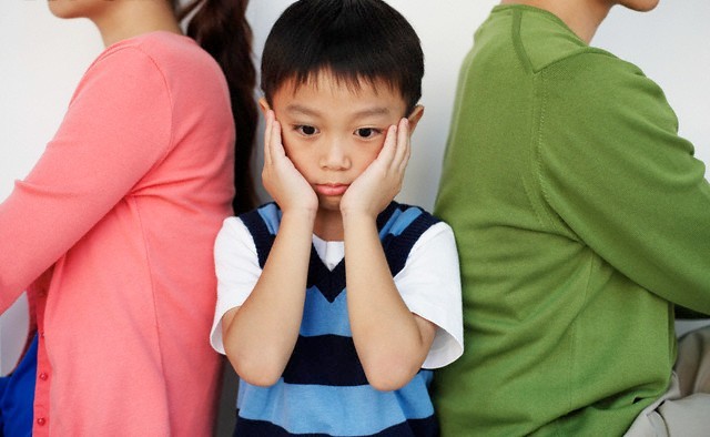Ly dị: Cha mẹ ly dị ảnh hưởng tới con cái như thế nào?
