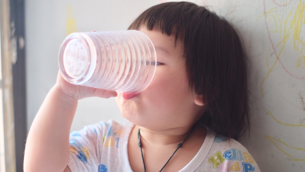 Dấu hiệu mất nước ở trẻ em và cách điều trị