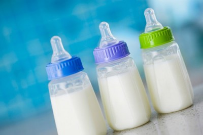 Mua sắm bình sữa cho bé sinh đôi và sinh ba