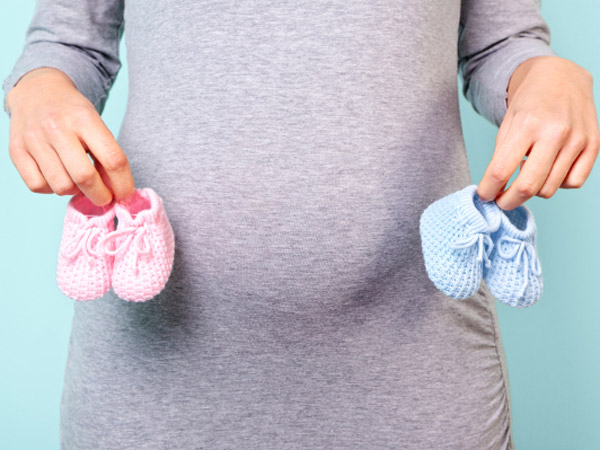 Cách sắm đồ dùng cho bé sinh đôi và sinh ba