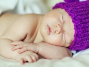 Giúp bé ngủ ngon bằng lời thầm thì