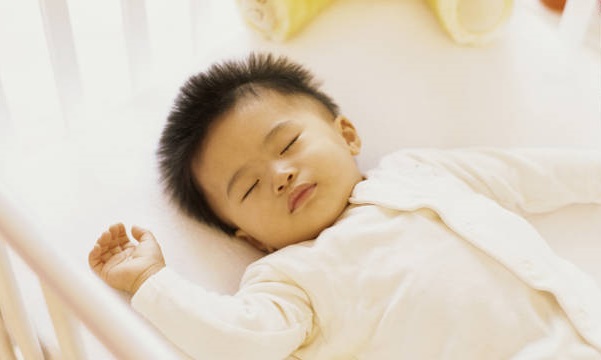 4 nguyên tắc "vàng" cho giấc ngủ trẻ sơ sinh