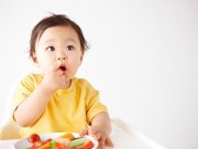 Những chất mẹ không thể bỏ qua khi cho bé ăn dặm