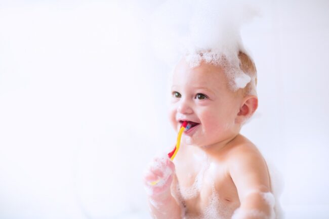 Chăm sóc răng miệng cho trẻ theo từng độ tuổi như chuyên gia