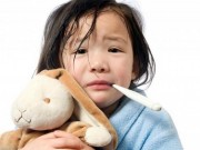 5 điều mẹ có thể du di khi trẻ bị sốt