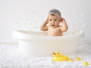 Tắm cho bé sơ sinh: Khi nào nên hạn chế