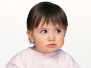 Chăm sóc bé: 8 dấu hiệu "tố cáo" trẻ không khỏe