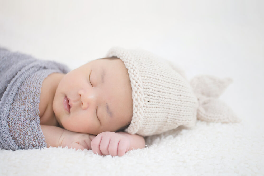 Tập cho bé tự ngủ bằng cách để bé khóc có nên không?