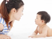 Dạy con tập nói: Từ lọt lòng đến 3 tuổi