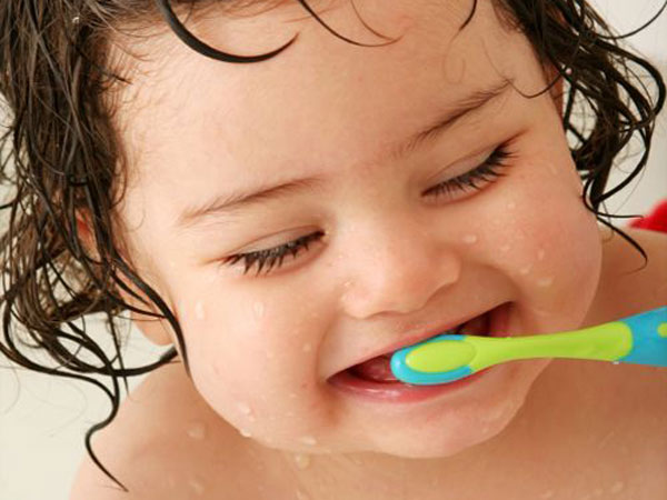 8 sai lầm khi vệ sinh răng miệng cho trẻ