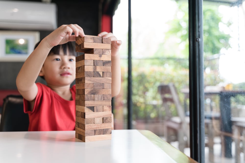 Trò chơi cho bé 5 tuổi giúp phát triển kỹ năng tư duy sáng tạo