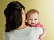 Tăng trí thông minh cho bé nhờ tình yêu của mẹ
