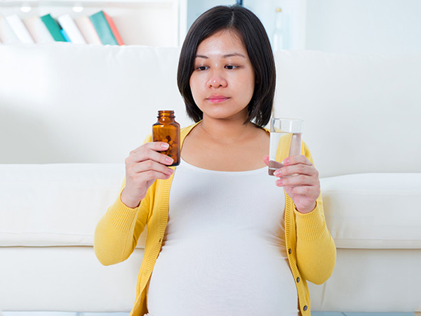 Mang thai có được uống thuốc giảm đau?