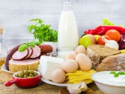 Thực phẩm mẹ nên và không nên dùng khi cho con bú