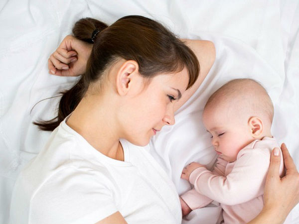 Chăm sóc trẻ sơ sinh theo thời gian biểu