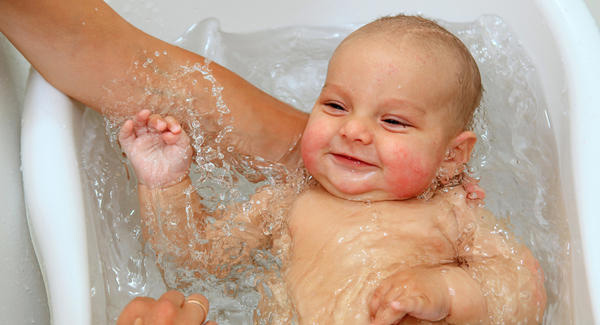 Thời gian tắm cho trẻ sơ sinh