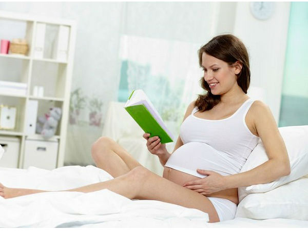 Đọc truyện cho thai nhi giúp bé phát triển toàn diện