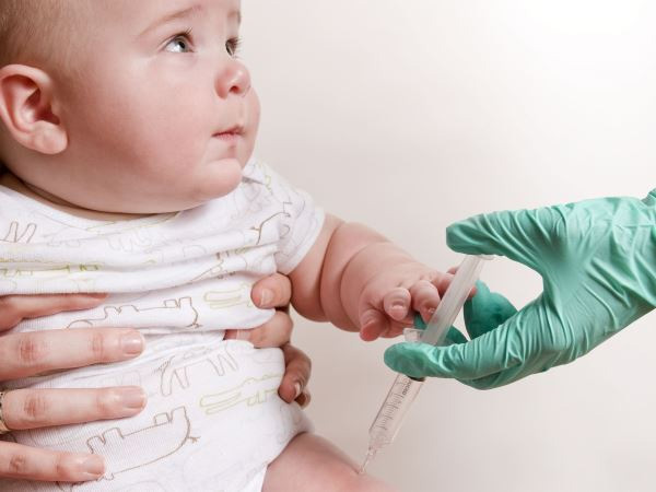 Lịch tiêm chủng đầy đủ cho bé trong 2 năm đầu đời