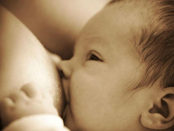 Lượng sữa tiêu chuẩn cho trẻ sơ sinh