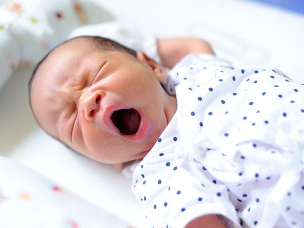 Trẻ sơ sinh thở mạnh có phải là dấu hiệu đáng lo ngại?
