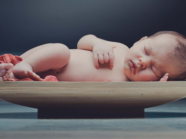 Sữa mẹ là nguyên nhân trẻ sơ sinh ngủ nhiều về đêm?