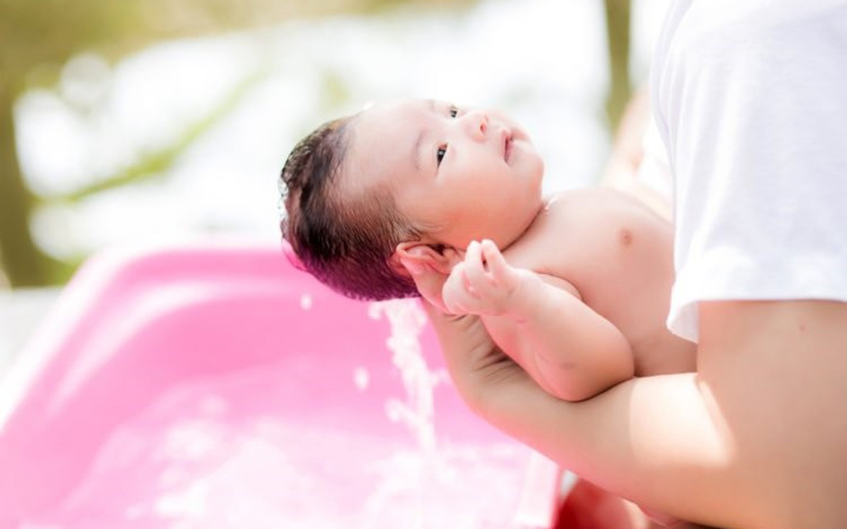 Top 25+ loại lá tắm cho trẻ sơ sinh an toàn, dịu nhẹ giúp da khỏe mạnh