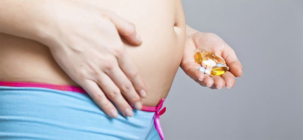Mang thai 3 tháng đầu nên uống thuốc gì