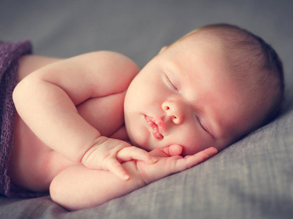 nguyên nhân trẻ sơ sinh ngủ không sâu giấc 1