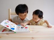 Trước khi bé 2 tuổi, con nghe và hiểu những gì?