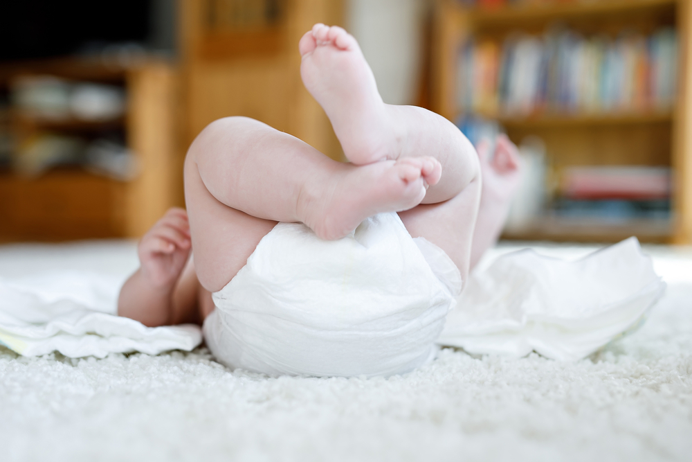 Trẻ 2 tháng tuổi đi ngoài mấy lần một ngày tùy thuộc bé đi uống sữa mẹ hay sữa công thức