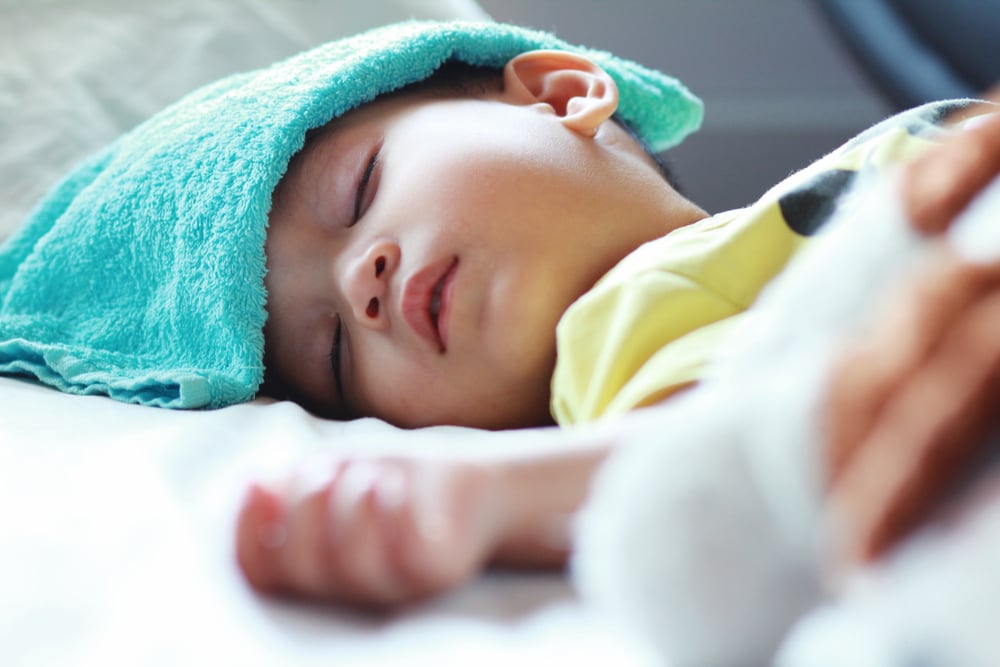 Triệu chứng sốt xuất huyết ở trẻ sơ sinh và trẻ em nhỏ