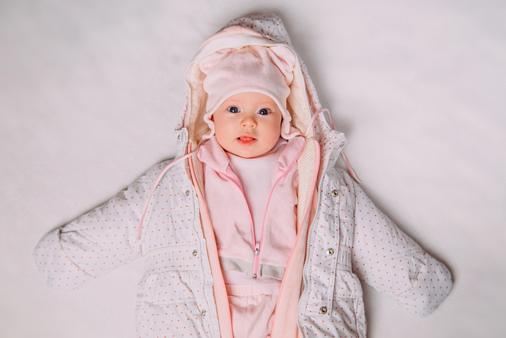 Cách giữ ấm cho trẻ sơ sinh vào mùa đông - Quy tắc "4 ấm 1 lạnh"