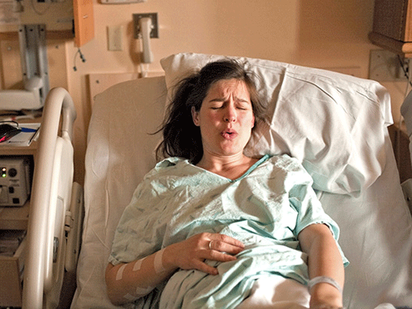 Cách nhận biết cổ tử cung mở để "tốc hành" đến bệnh viện