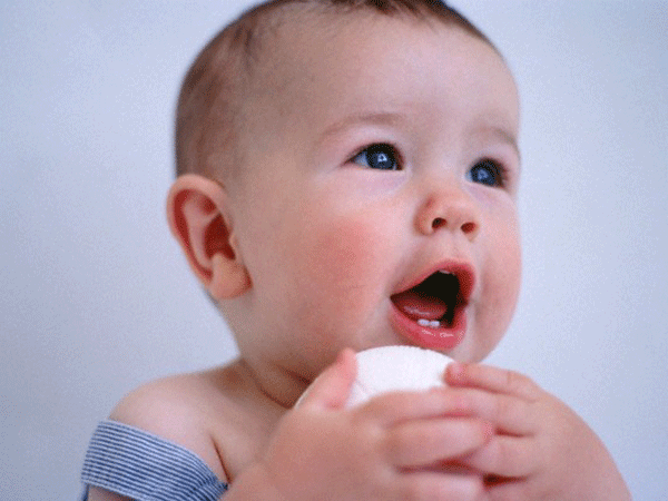Trẻ mọc răng hàm và cách chữa trị khi trẻ bị sâu răng hàm