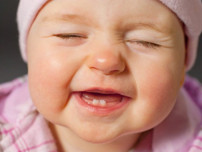 Thứ tự mọc răng của bé chuẩn 100% bố mẹ cần nhớ!