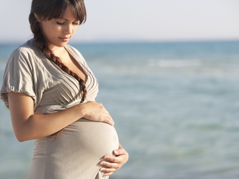 Mang thai mùa hè, nóng thì nóng đó nhưng rất tốt cho bà bầu và thai nhi