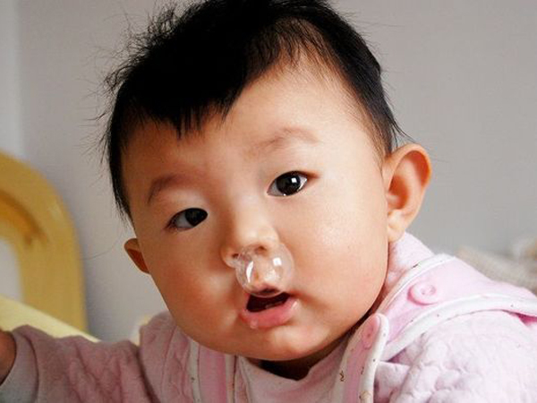 trẻ sơ sinh bị ho sổ mũi 1
