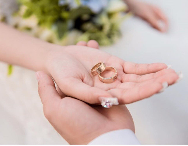 Cặp đôi 9x sở hữu 40.000m2 đất Đà Lạt nhưng chỉ đeo nhẫn cưới 150.000 đồng  | Báo Dân trí