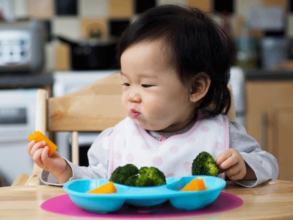 Vitamin cho trẻ biếng ăn, mẹ đừng "lạc lối" giữa những lời khuyên