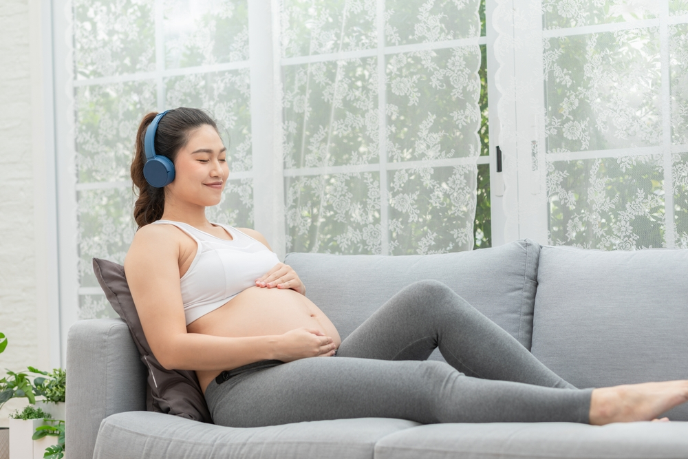 Cách cho thai nhi nghe nhạc bằng những bài nhạc thai giáo