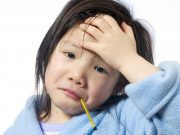 Mách mẹ cách hạ sốt cho trẻ 3 tuổi tại nhà đơn giản, an toàn không cần đến thuốc