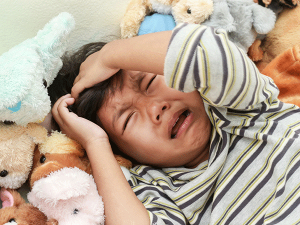 5 cách giúp trẻ bình tâm khi gặp ác mộng nửa đêm