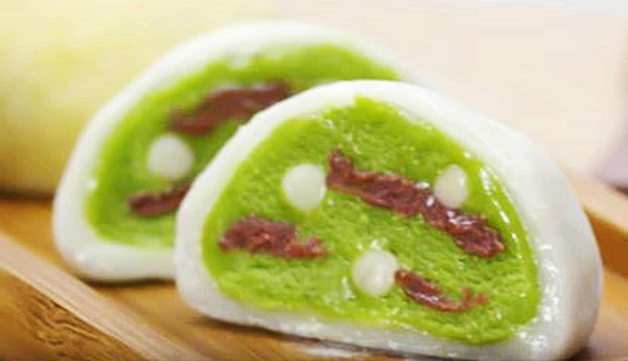 Video: Tự làm Mochi kem lạnh với nhân kem Matcha Mochi đậu đỏ tuyệt ngon